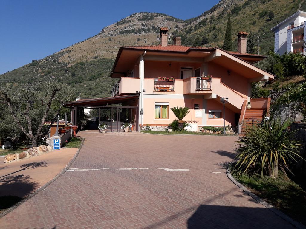 Solerosa Bed and Breakfast Fondi Εξωτερικό φωτογραφία